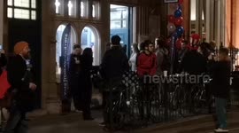 US voters queue up in London to vote in primary