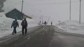 Heavy  snowfall starts in famous tourist resort Gulmarg kashmir in Northern India.