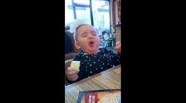 US baby has the BEST reaction to trying a lemon for the first time ever