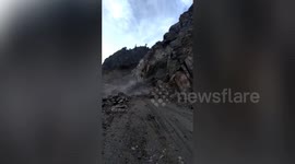 Landslide stranded Hundreds of vehicles in Northern India.