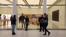 Apple Store prepares to close doors in NYC during coronavirus outbreak