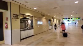 Cafe's closed in Madrid Airport