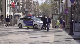 Spanish Police starts locking down the streets in Barcelona, due to Coronavirus