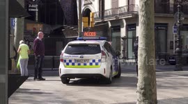 Spanish Police starts locking down the streets in Barcelona, due to Coronavirus