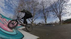 BMX Bike Skatepark 180 Jump Trick