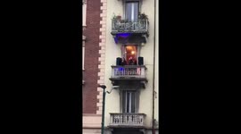 Italian singer performs from her balcony during self-isolation amid COVID-19 pandemic