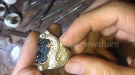 Vietnamese goldsmith creates incredibly detailed dragon ring