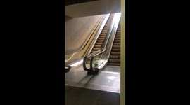 Metro stations abandoned in Porto as Prime Minister calls State of Emergency in Portugal