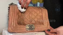 Artist makes uncomfortably realistic 'human skin' handbag