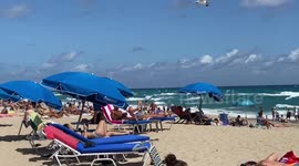 Florida beach still crowded despite COVID-19 social distancing advice
