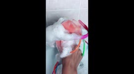 Washing my nails using a sponge