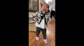 10 months baby first steps