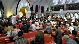 Corona virus is rife, Friday prayers in the mosque are very quiet