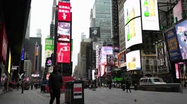 You've never seen rush-hour NYC like it! Only a handful of New Yorkers in Times Square due to coronavirus lockdown