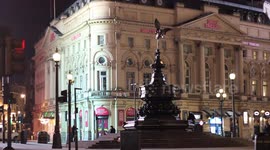 People avoid Piccadilly Circus as coronavirus shuts down London's social life