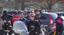 Social distancing? Thousands of Londoners head to Richmond Park despite advice not to mingle
