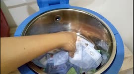 Fry the virus! Man uses AIR FRYER to disinfect money from Malaysian marketplace amid coronavirus concerns