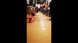 Canadian grocery store sees extraordinarily long lines amid coronavirus lockdown