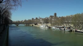 No boat traffic on La Seine during Paris coronavirus lockdown