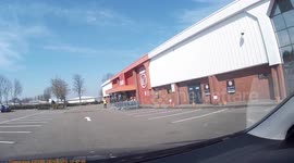 B&Q maintain social distance so they can carry on serving customers via click and collect
