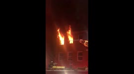Firefighters tackle apartment fire in New York