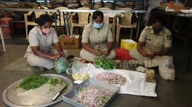 Indian police prepare food for poor & needy amid COVID-19 in Southern India.