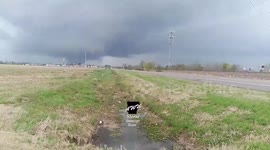 Storm chaser captures moment huge tornado rips through Jonesboro in Arkansas