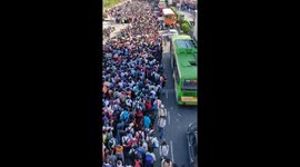 Lockdown in India: Migrant workers rush home as lockdown remains in force to contain the spread of coronavirus pandemic