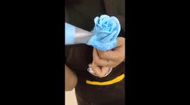 Watch this Vietnamese baker create satisfying rose flower petals
