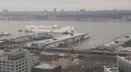 Cool time-lapse footage shows USNS Comfort docking in Manhattan