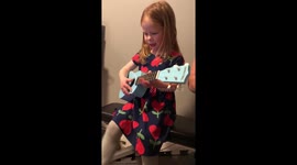 Toddler sings hopeful song during quarantine