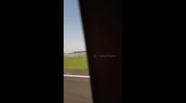 Repatriation flight from India to Europe: planed taking off, the crowds applauds, relieved to leave the country to go back home