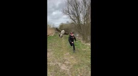 Family in Norfolk, England have showdown with Canada goose