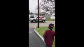 'Brought my family to tears': Illinois teachers hold heartwarming parade to uplift student morale