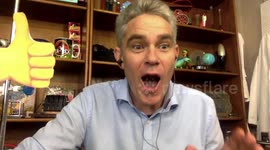 Australian teacher invents funny hack to give himself 'more thumbs up' on ZOOM online lessons
