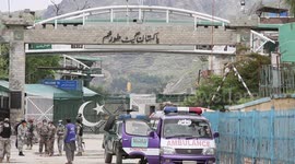 Pakistan opens border to allow stranded Afghans to return home in coronavirus prevention measure