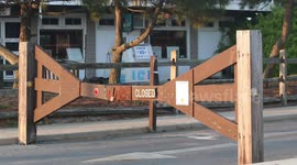 New Jersey: At Barnegat Lighthouse State Park, barriers with