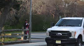 New Jersey: At Barnegat Lighthouse State Park, worker takes down American Flag as governor orders parks closed during COVID19 pandemic