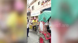 Residents shower sanitation workers with flowers, offer currency notes garlands amid coronavirus lockdown in northern India