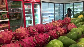 Supermarkets in Makassar Crowded Despite the Covid-19 Pandemic