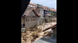 Terrifying moment flash floods hit in Cianjur, Indonesia