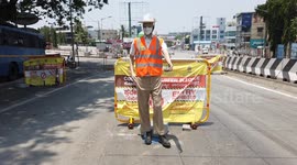 Mannequin helps police seal off lockdown zones in Indian city
