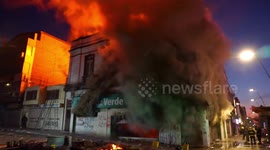 Building set on fire in latest Chile protests