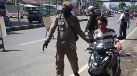 Drivers Not Using Masks Are Prohibited To Cross The Makassar City Border