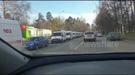 Footage shows ambulances 'queue to enter hospitals' in Moscow during COVID-19 pandemic