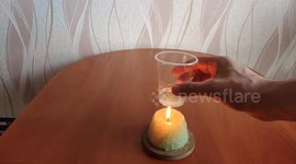 пластик и бумага не горит пока в ней вода