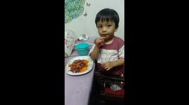 KID EAT SPICY FOOD