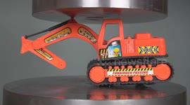 Objects ruined by hydraulic press controlled by Serbian YouTubers