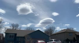 Photographer captures his first time seeing spectacular lenticular clouds in South Dakota
