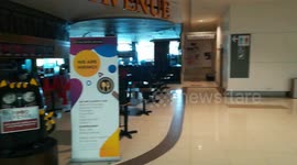 Abnormal lunch time view that has never been seen before in a shopping mall